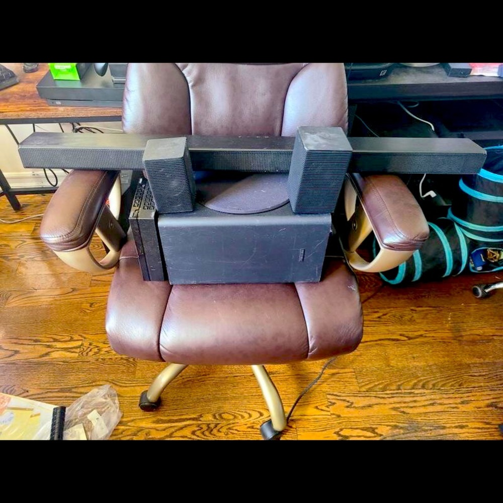 Samsung Soundabar HW-T650
With Surround Sound, and sub